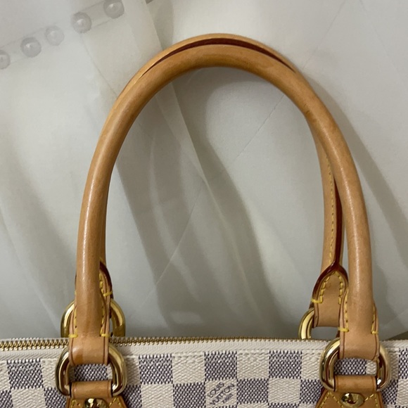 Authentic vintage saleya Louis Vuitton bag - Picture 4 of 11